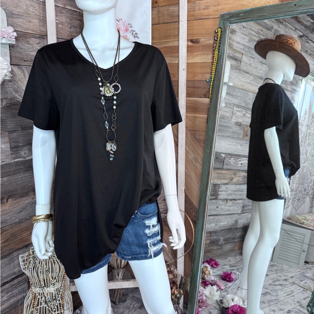 L&B Lucky & Blessed Tunic Length Black Dolphin Hem Side Slits T Shirt Top